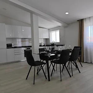 King's Village Appartement